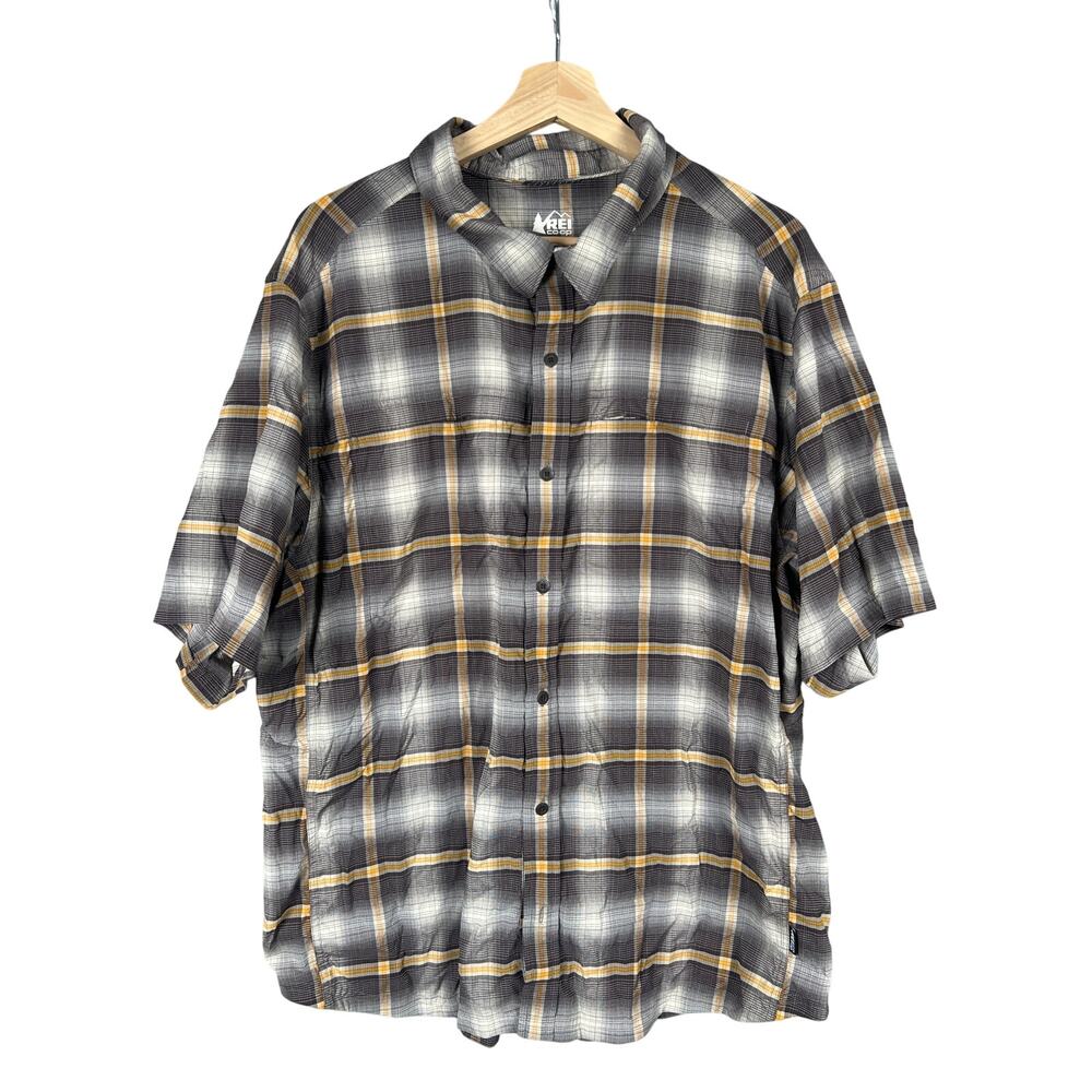 REI CO Op Size XL Plaid Button Down Men's Short Sleeve